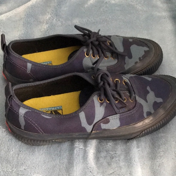Rare blue camo print men’s 9 vans classics - Picture 1 of 6